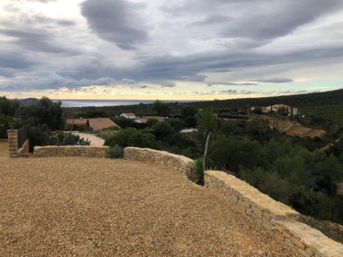 Réalisation d’un sol en galets à La Cadière d'Azur